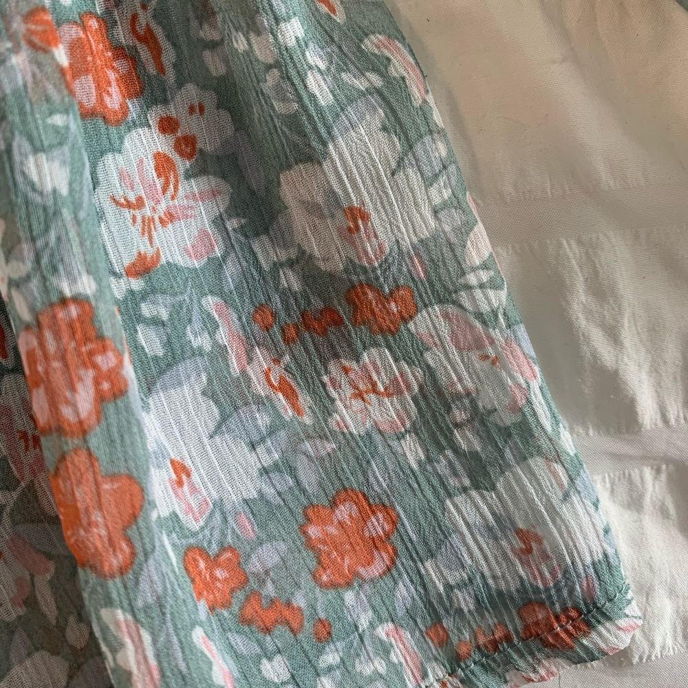 SHEIN Floral Print Blouse - Picture 10 of 16